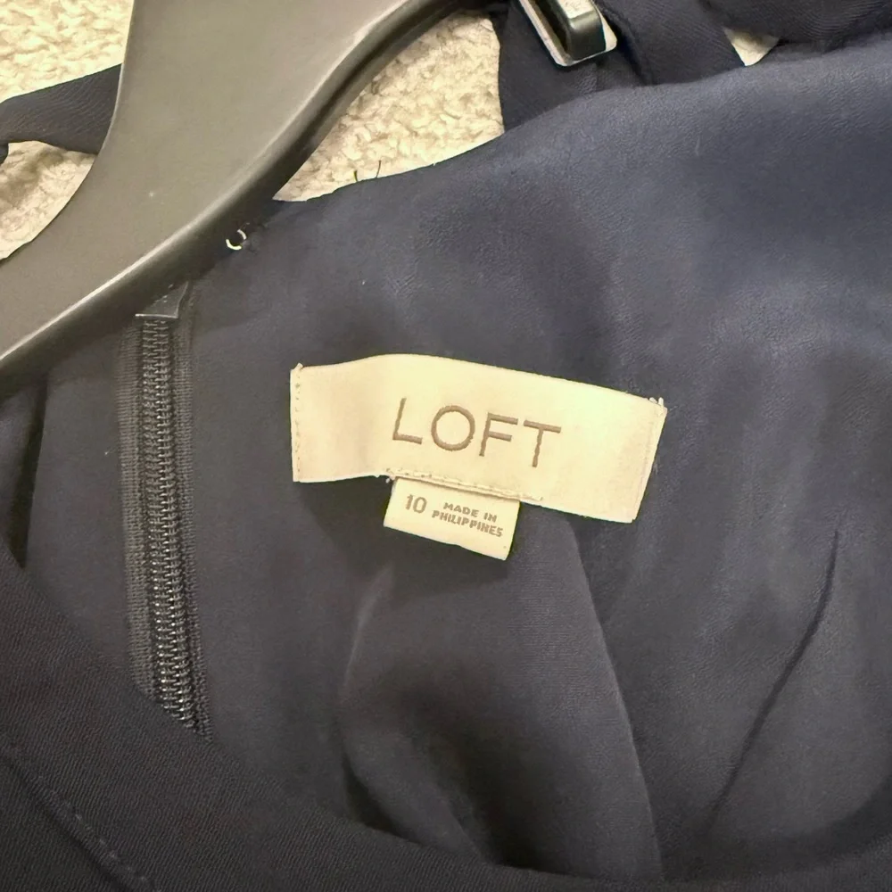 Loft Ruffle Sleeve Navy Shift Dress Size 10 - Picture 9 of 9